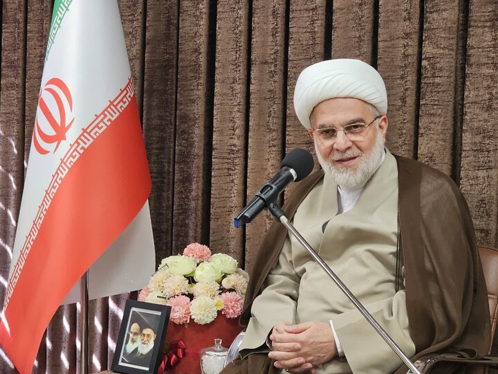 تصاویر/دیدار مدیرکل و معاونان اداره‌کل کتابخانه‌های عمومی کردستان با حجت‌الاسلام‌والمسلمین پورذهبی