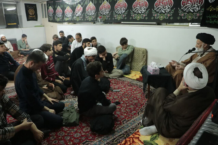 مراسم عزاداری حضرت زهرا(س) در منزل مدیر حوزه علمیه استان همدان