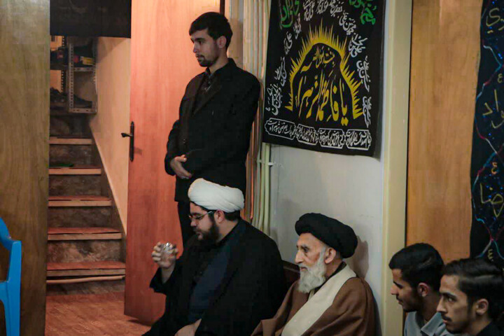 مراسم عزاداری حضرت زهرا(س) در منزل مدیر حوزه علمیه استان همدان