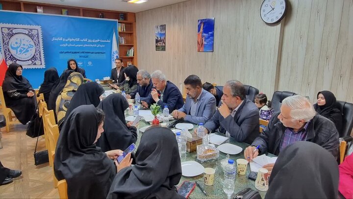 تصاویر / نشست  سرپرست اداره کل کتابخانه های عمومی استان قزوین و دبیر هفته کتاب استان با اصحاب رسانه قزوین