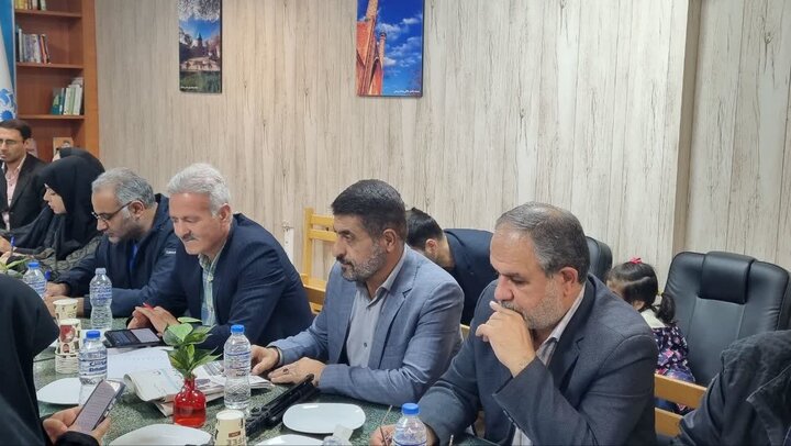 تصاویر / نشست  سرپرست اداره کل کتابخانه های عمومی استان قزوین و دبیر هفته کتاب استان با اصحاب رسانه قزوین