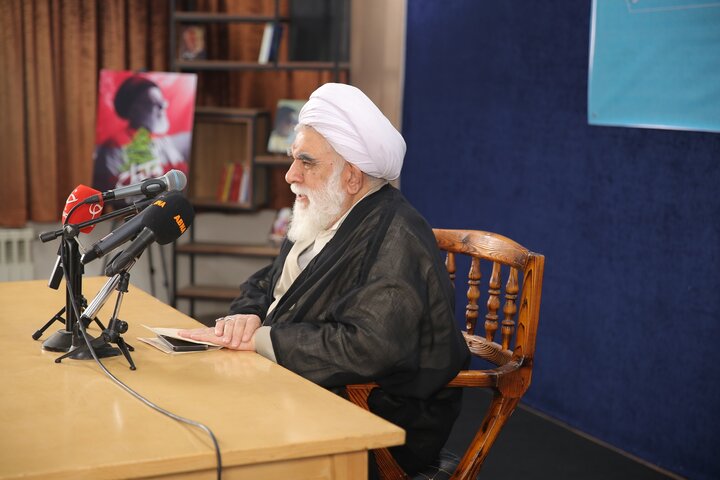 تصاویر/ آیین رونمایی از مستند وکیل در حسینیه هنر