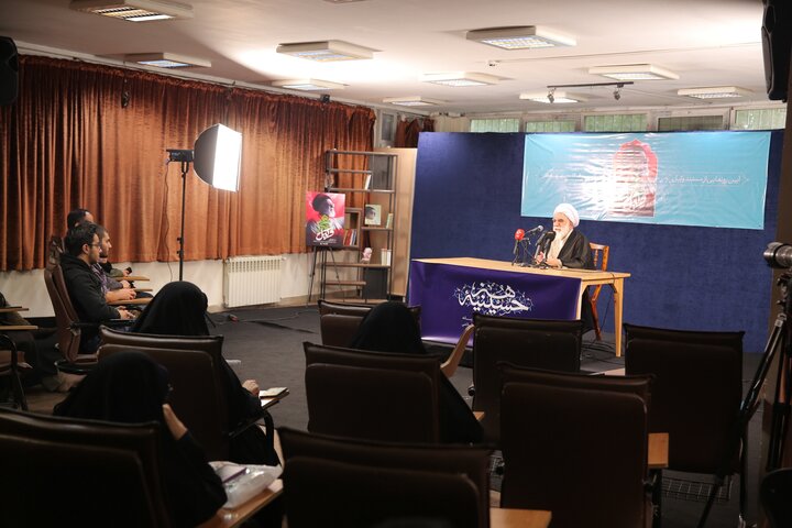 تصاویر/ آیین رونمایی از مستند وکیل در حسینیه هنر