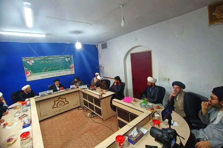 تصاویر/ اولین جلسه دفاعیه پایان نامه سطح۳ مرکز تربیت معلم مبلغ