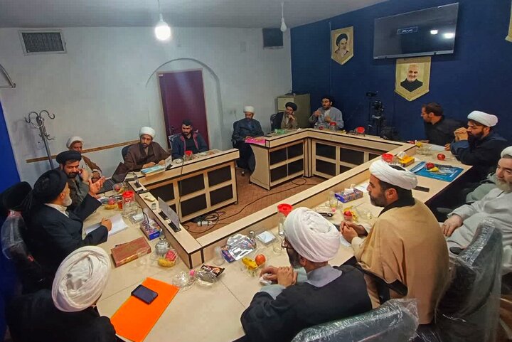 تصاویر/ اولین جلسه دفاعیه پایان نامه سطح۳ مرکز تربیت معلم مبلغ