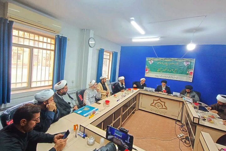 تصاویر/ اولین جلسه دفاعیه پایان نامه سطح۳ مرکز تربیت معلم مبلغ