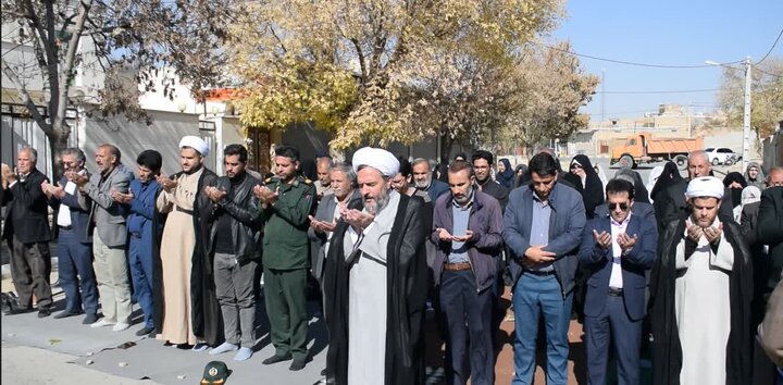 تصاویر/ اقامه نماز استغاثه طلب باران در شهر بابارشانی شهرستان بیجار