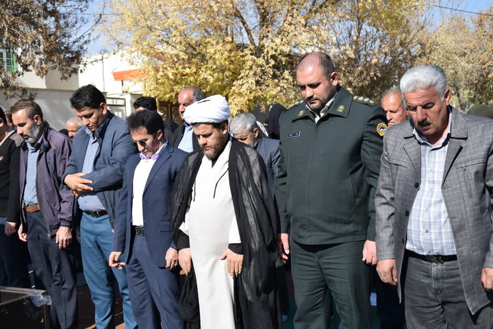 تصاویر/ اقامه نماز استغاثه طلب باران در شهر بابارشانی شهرستان بیجار