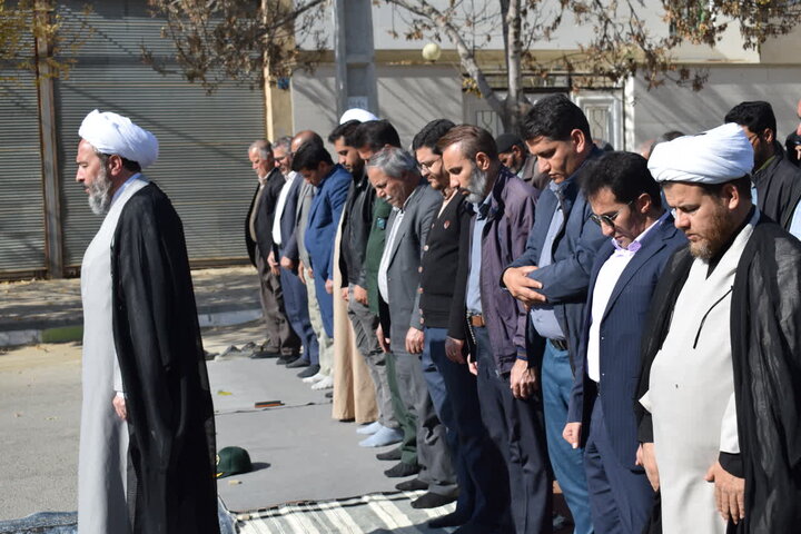 تصاویر/ اقامه نماز استغاثه طلب باران در شهر بابارشانی شهرستان بیجار