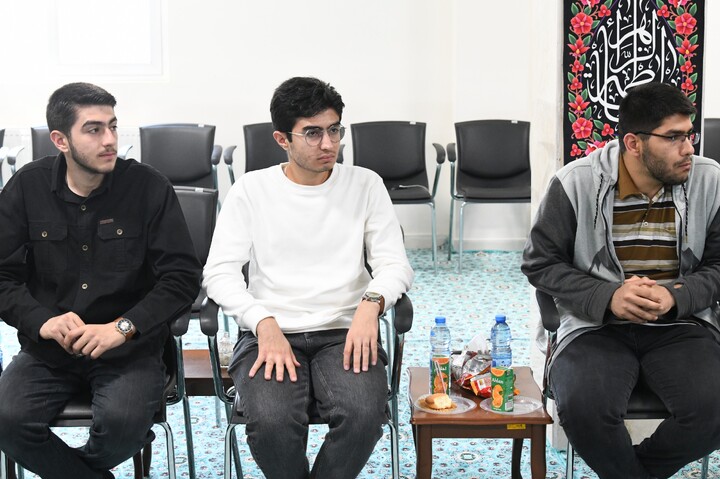 تصاویر/ دیدار نماینده ولی فقیه در اتحادیه انجمن‌های اسلامی دانش آموزان با کارکنان و مربیان اتحادیه آذربایجان غربی