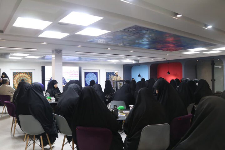 تصاوسر/تجدید میثاق بانوان اراکی با ولایت در ایام فاطمیه