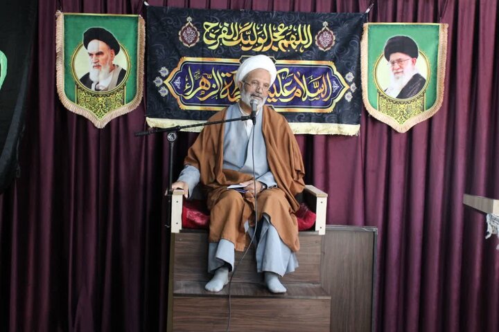 تصاویر/مراسم درس اخلاق هفتگی در مدرسه علمیه بیجار