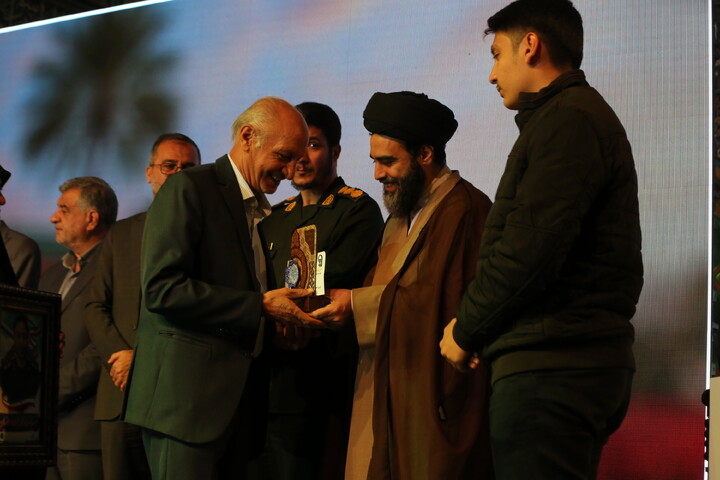 تصاویر / چهارمین یادواره ۱۰۰۰ شهید شمال شهر اصفهان(آیه های مقاومت)