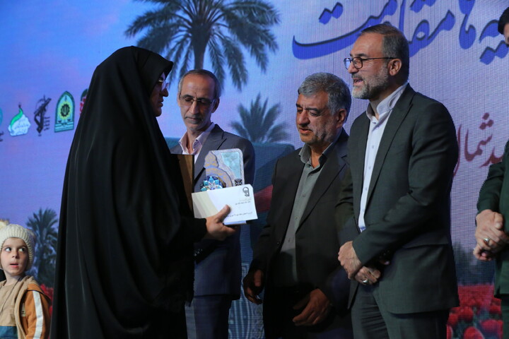 تصاویر / چهارمین یادواره ۱۰۰۰ شهید شمال شهر اصفهان(آیه های مقاومت)