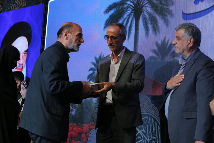 تصاویر / چهارمین یادواره ۱۰۰۰ شهید شمال شهر اصفهان(آیه های مقاومت)