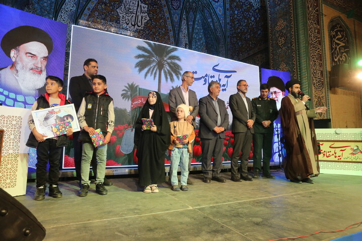 تصاویر / چهارمین یادواره ۱۰۰۰ شهید شمال شهر اصفهان(آیه های مقاومت)