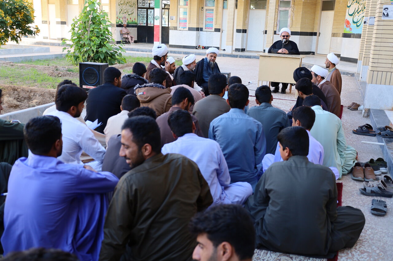 رسالت طلبه، تهذیب نفس و تحصیل عمیق در کنار تبلیغ معارف الهی است