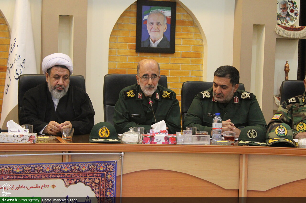 کنگره شهدای کرمان باید کنگره هنرمندانه برای انتقال پیام شهدا باشد