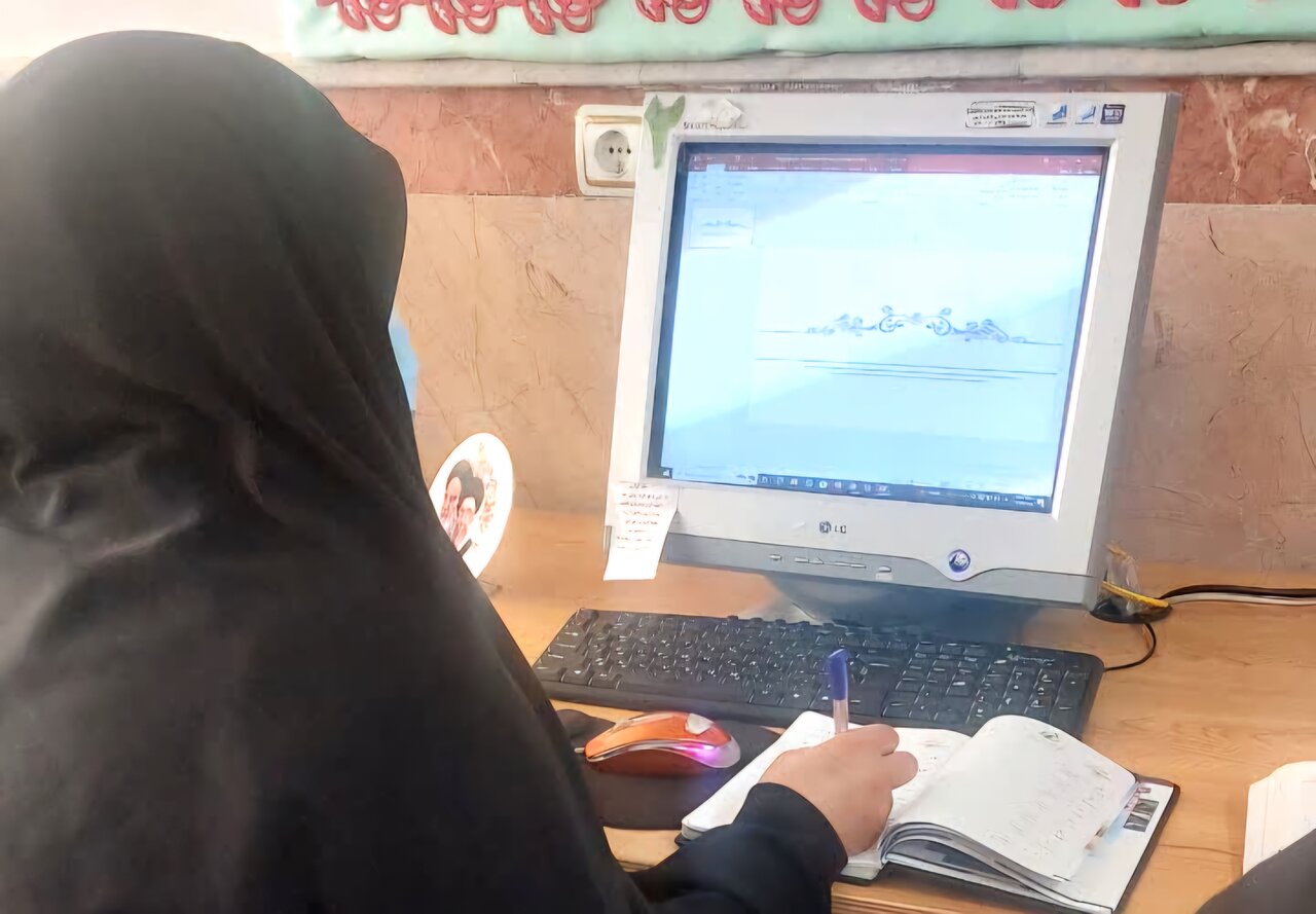 کارگاه مهارتی «آموزش نرم‌افزار پاورپوینت» مدرسه علمیه تخصصی فاطمیه کرمان