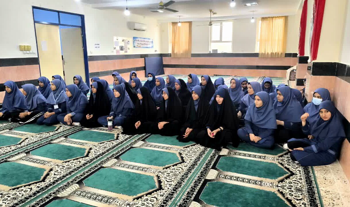 نسل جدید، حاج قاسم را با ایمان و صداقتش بشناسد