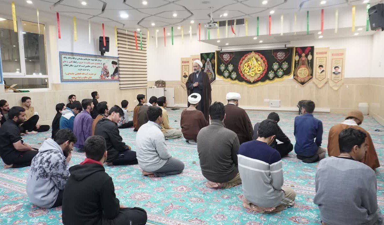 بررسی امور تهذیبی و تربیتی مدارس علمیه اردکان و میبد