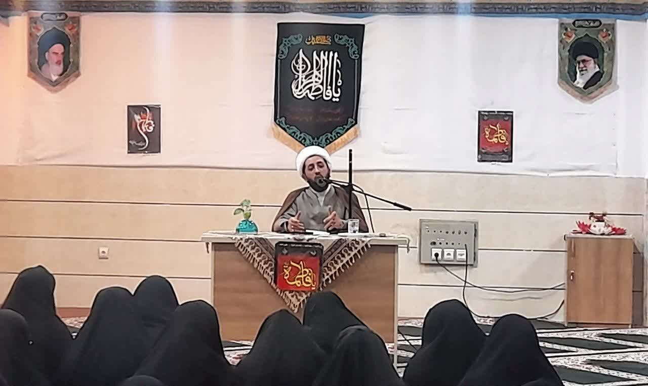 برگزاری نشست معرفتی «فدک و اهداف حضرت زهرا(س)» در مدرسه علمیه فاطمه‌الزهرا(س) ساوه