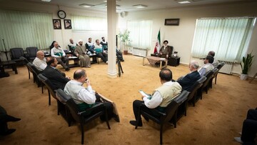 تصاویر/ دیدار اعضای ستادی مدیریت کانون‌های خدمت رضوی با  نماینده ولی فقیه در استان البرز