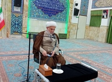 هم‌نشینی با جاهلان موجب کاهش بصیرت و انحراف فکری می‌شود