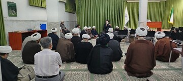 برخی قرآن نمی‌خوانند ولی حاضرند یک ذکر را با هزاران آداب انجام دهند!