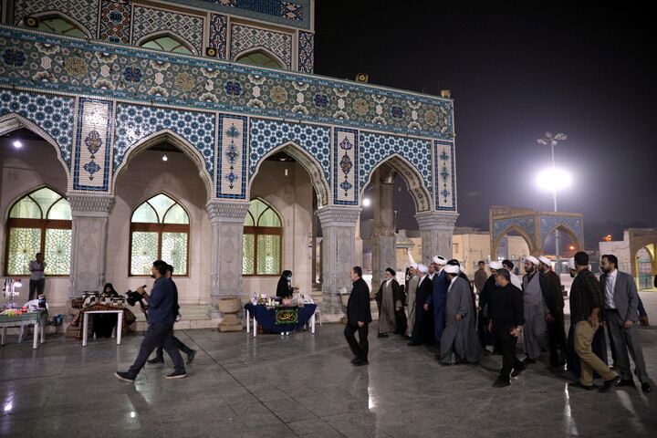 تصاویر/زیارت آرامگاه حضرت علی بن مهزیار اهواز