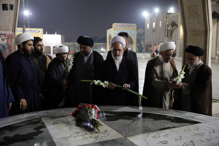 تصاویر/زیارت آرامگاه حضرت علی بن مهزیار اهواز