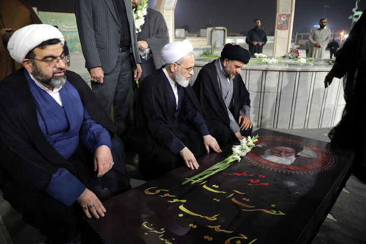 تصاویر/زیارت آرامگاه حضرت علی بن مهزیار اهواز