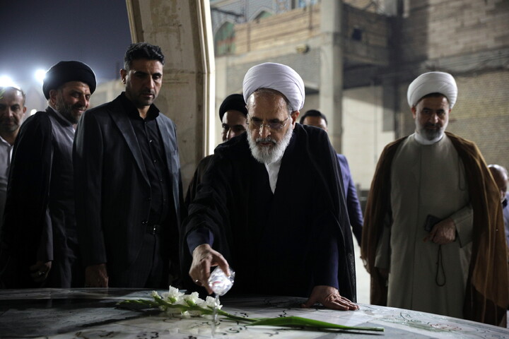 تصاویر/زیارت آرامگاه حضرت علی بن مهزیار اهواز