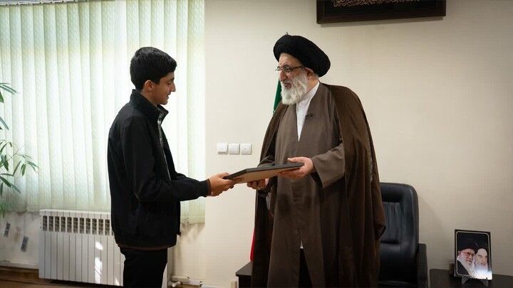 دیدار اعضای ستادی مدیریت کانون‌های خدمت رضوی با  نماینده ولی فقیه در استان البرز