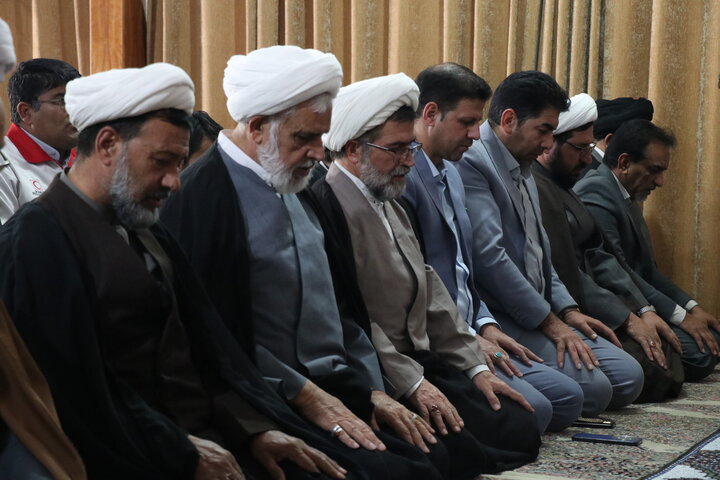 تصاویر/ نماز وحدت دستگاه های اجرایی استان کرمان در اداره کل تبلیغات اسلامی کرمان