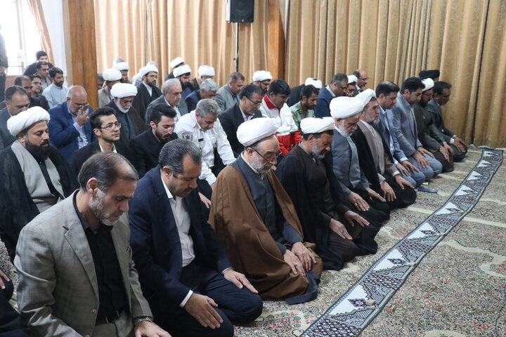 تصاویر/ نماز وحدت دستگاه های اجرایی استان کرمان در اداره کل تبلیغات اسلامی کرمان