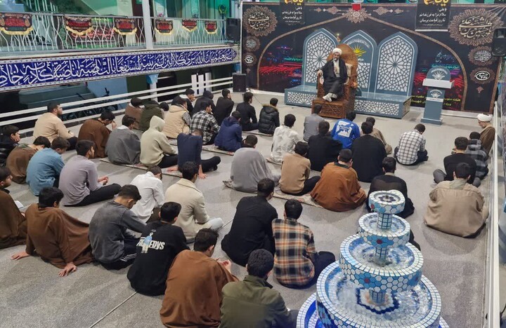 تصاویر/ جلسه درس اخلاق امام جمعه پارس آباد