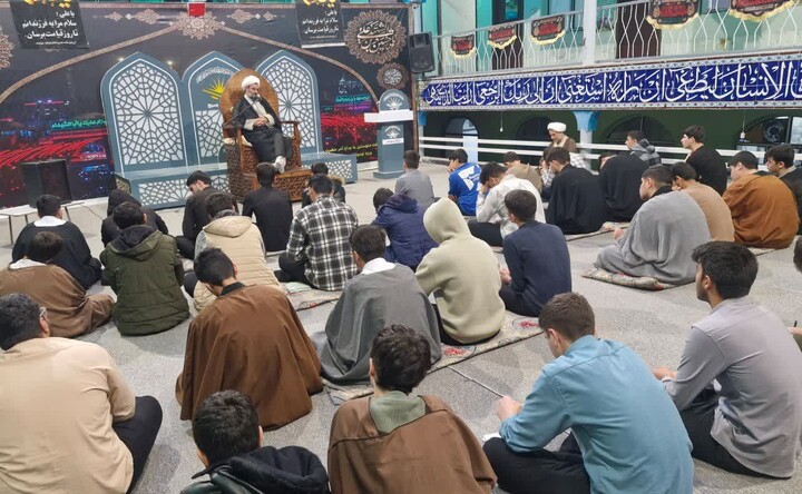 تصاویر/ جلسه درس اخلاق امام جمعه پارس آباد