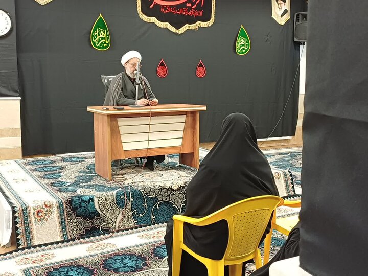 تصاویر/ نشست اخلاقی در مدرسه علمیه نرجسیه سیرجان