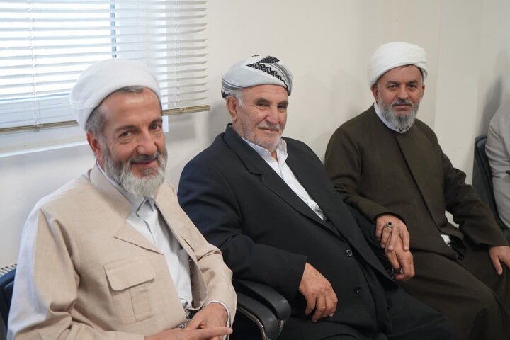 تصاویر/ نشست ائمه جمعه و جماعات شاخص اهل سنت با نماینده ولی فقیه در آذربایجان غربی