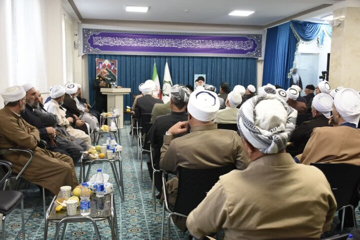 تصاویر/ نشست ائمه جمعه و جماعات شاخص اهل سنت با نماینده ولی فقیه در آذربایجان غربی