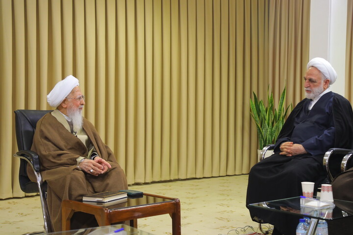 دیدار رییس دستگاه قضا با آیت الله العظمی جوادی آملی