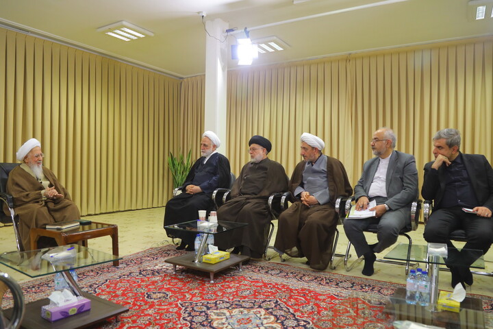 دیدار رییس دستگاه قضا با آیت الله العظمی جوادی آملی