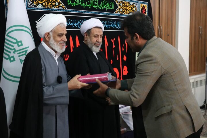 نماز وحدت دستگاه های اجرایی استان کرمان در اداره کل تبلیغات اسلامی کرمان-2