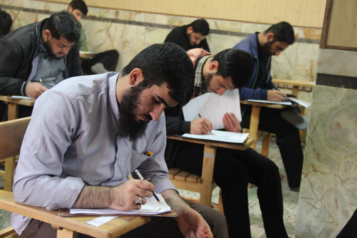 تصاویر / آزمون مرحله استانی مسابقات علمی (المپیاد ) حوزه علمیه استان قزوین