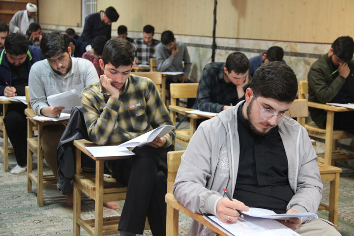 تصاویر / آزمون مرحله استانی مسابقات علمی (المپیاد ) حوزه علمیه استان قزوین