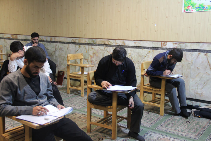 تصاویر / آزمون مرحله استانی مسابقات علمی (المپیاد ) حوزه علمیه استان قزوین