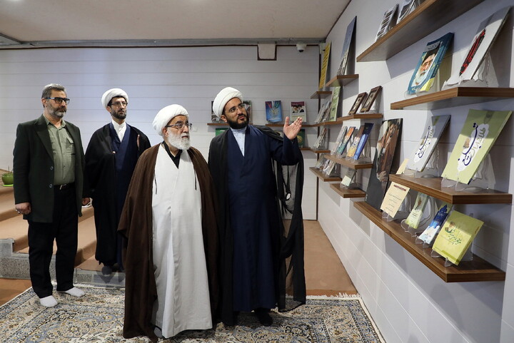 تصاویر/ بازدید آیت الله شب زنده دار از خبرگزاری حوزه