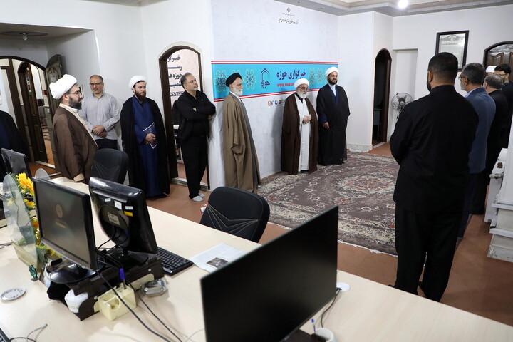 تصاویر/ بازدید آیت الله شب زنده دار از خبرگزاری حوزه