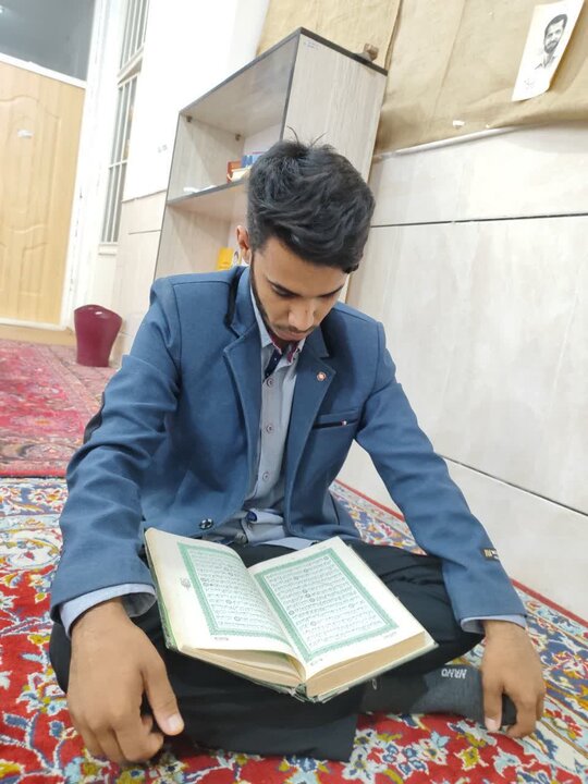 تصاویر/ محفل قرائت دسته جمعی قرآن کریم مدرسه آیت‌الله مصطفوی(ره) کاشان